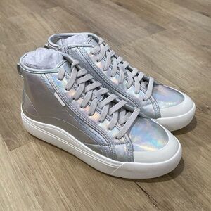 NEW Women’s Dr. Scholl’s Time Off Hi2 Sneaker